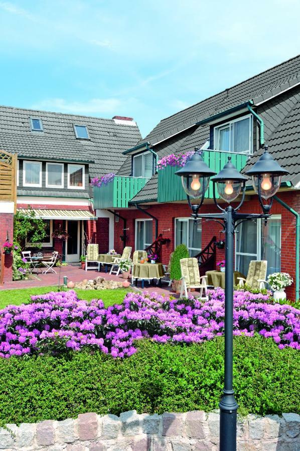 Hotel garni Haus am Meer Neuharlingersiel Exterior foto